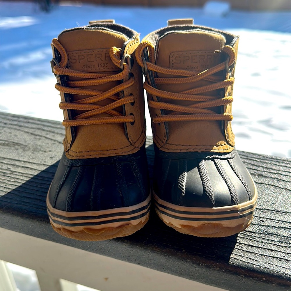 Sperry Bowline toddler 7M boots 
Tan/brown
